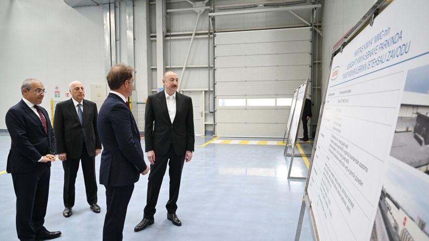 Prezident İlham Əliyev Sumqayıt Kimya Sənaye Parkında bir sıra müəssisələrin açılışını edib