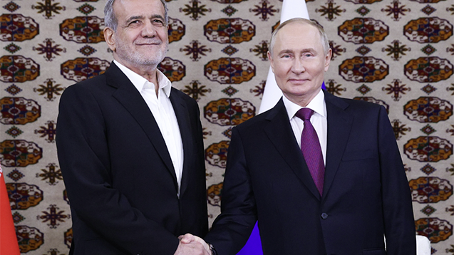 Putin Pezeşkianla telefonla danışdı