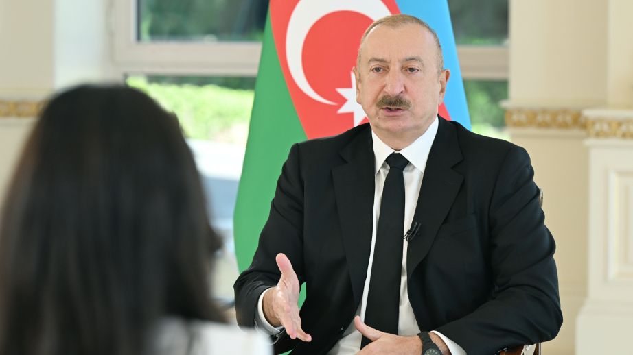 Prezident: Mülki təyyarəmizin Rusiya tərəfindən vurulması ölkəmizdə çox böyük məyusluq doğurdu