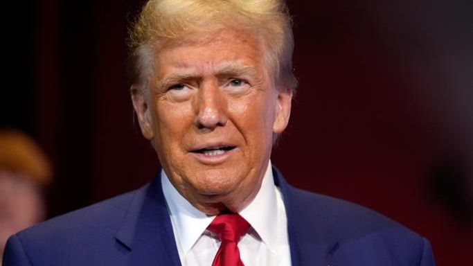 Tramp Ukrayna ilə Rusiya arasında sazişin mümkünlüyünü dəyərləndirib 