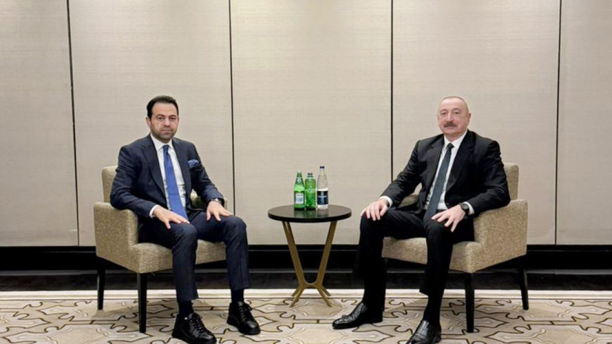 Prezident Əbu-Dabidə Müsəlman Ağsaqqalları Şurasının baş katibi ilə görüşüb