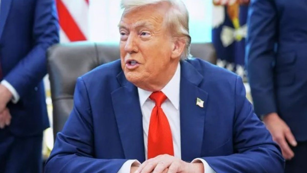 Tramp İranda hakimiyyətin dəyişdiyinə əmin olduğunu bildirib 