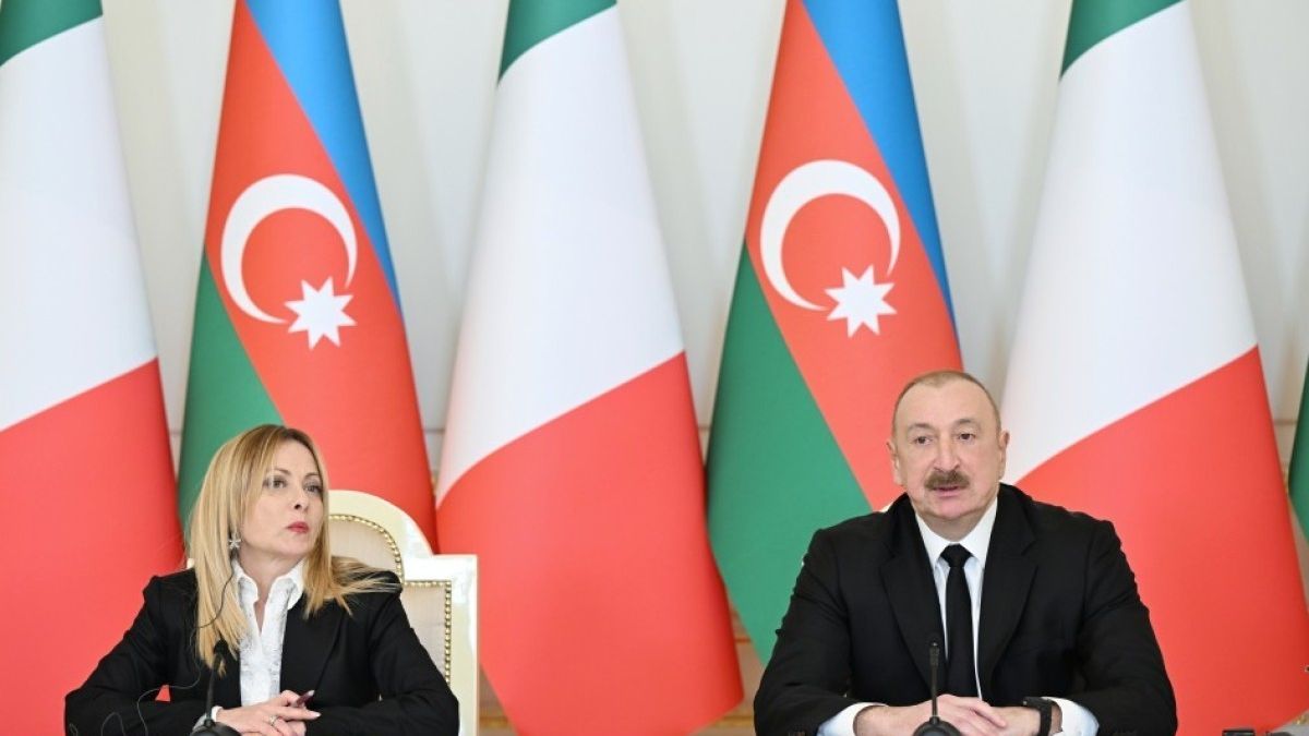 Prezident İlham Əliyevin sosial media hesablarında Ciorcia Meloni ilə görüşünə dair videoçarx paylaşılıb